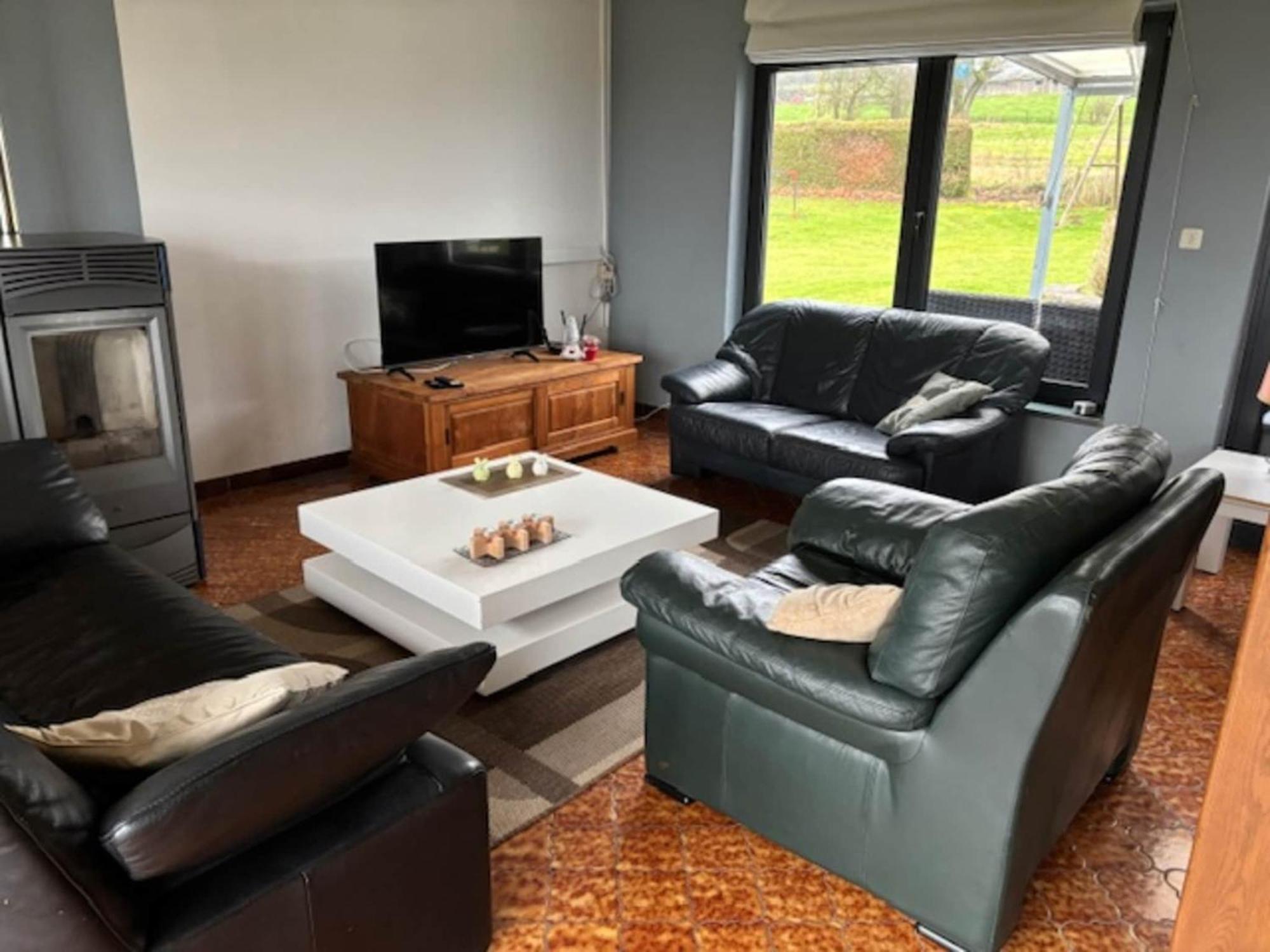 Sophisticated Holiday Home In Lierneux Near Forest 外观 照片