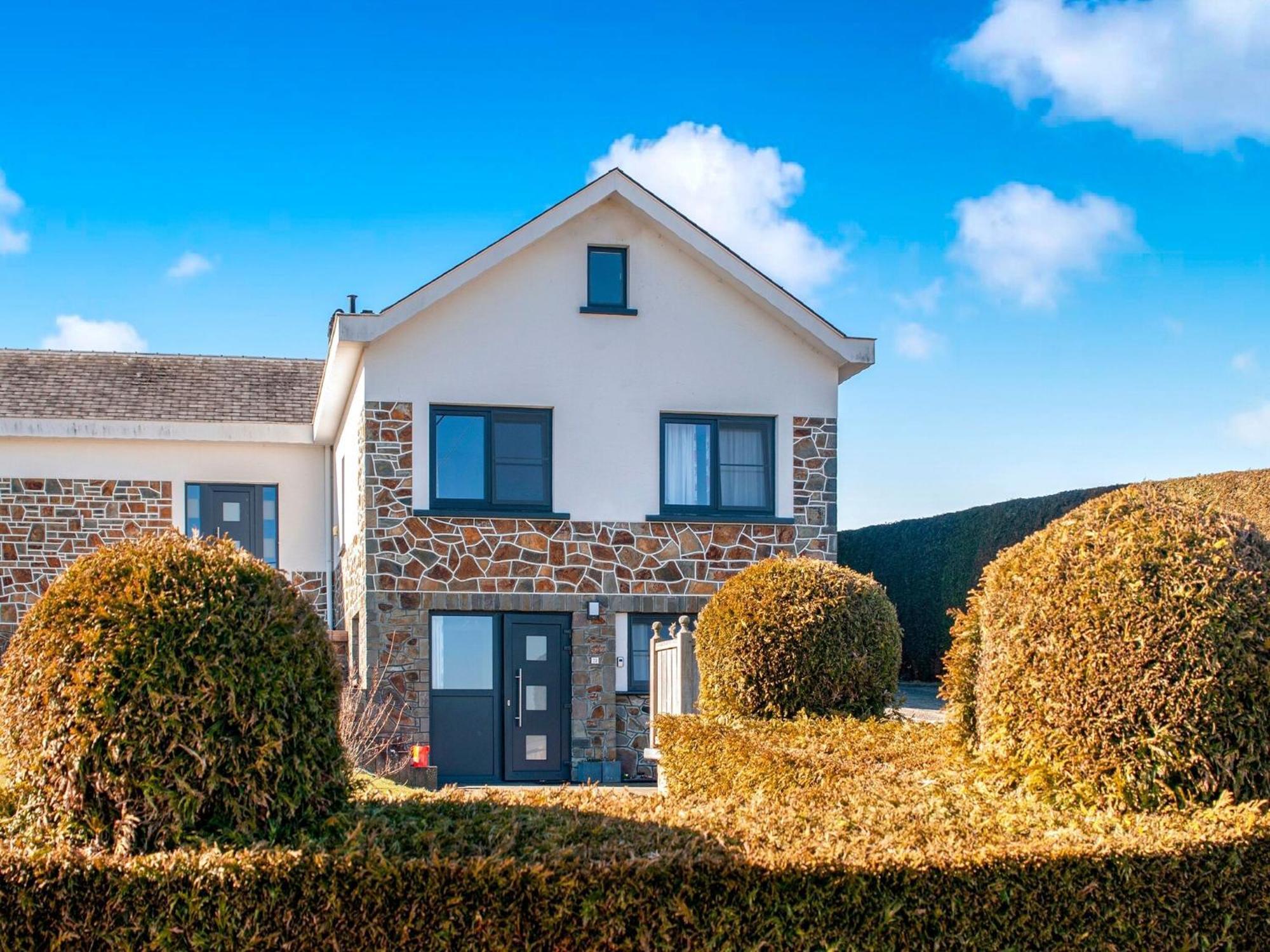 Sophisticated Holiday Home In Lierneux Near Forest 外观 照片