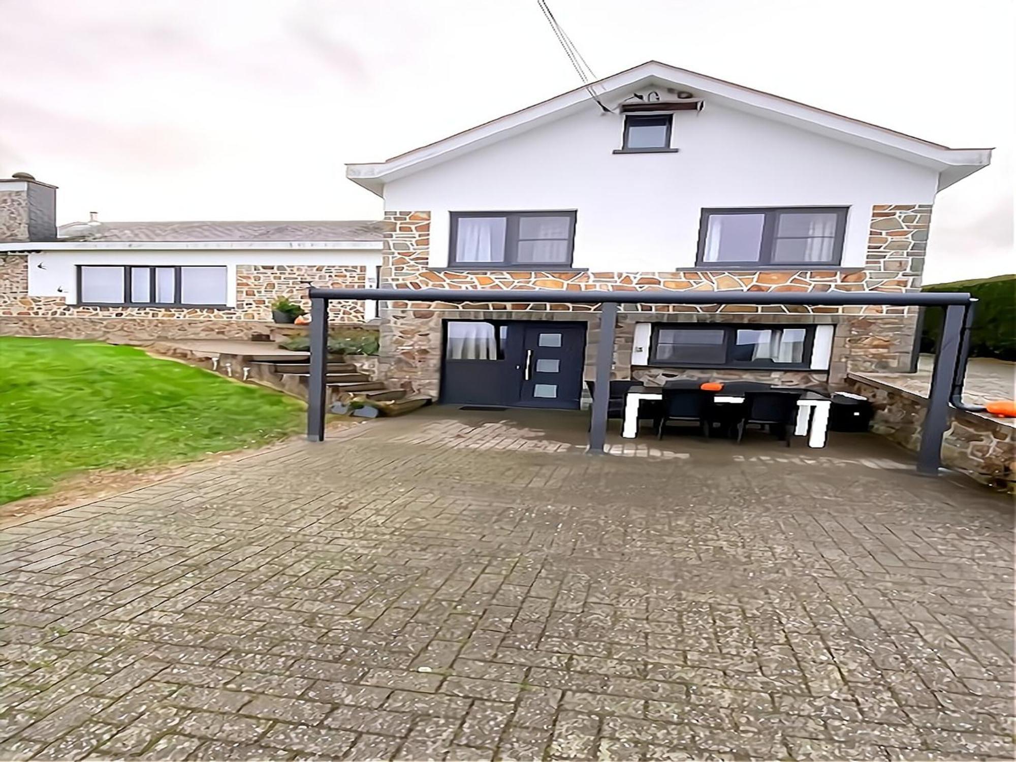 Sophisticated Holiday Home In Lierneux Near Forest 外观 照片